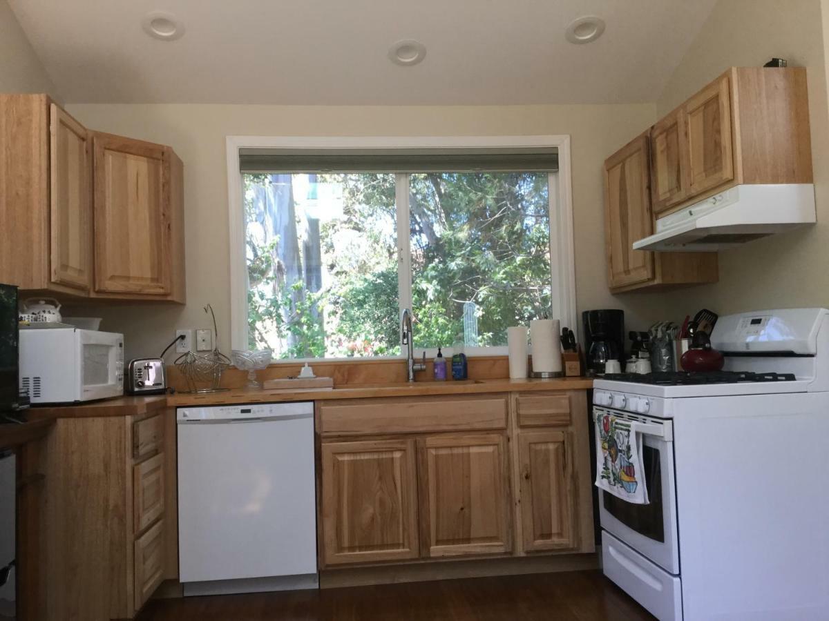 Amitabha Wine Country Cottage サンタローザ エクステリア 写真